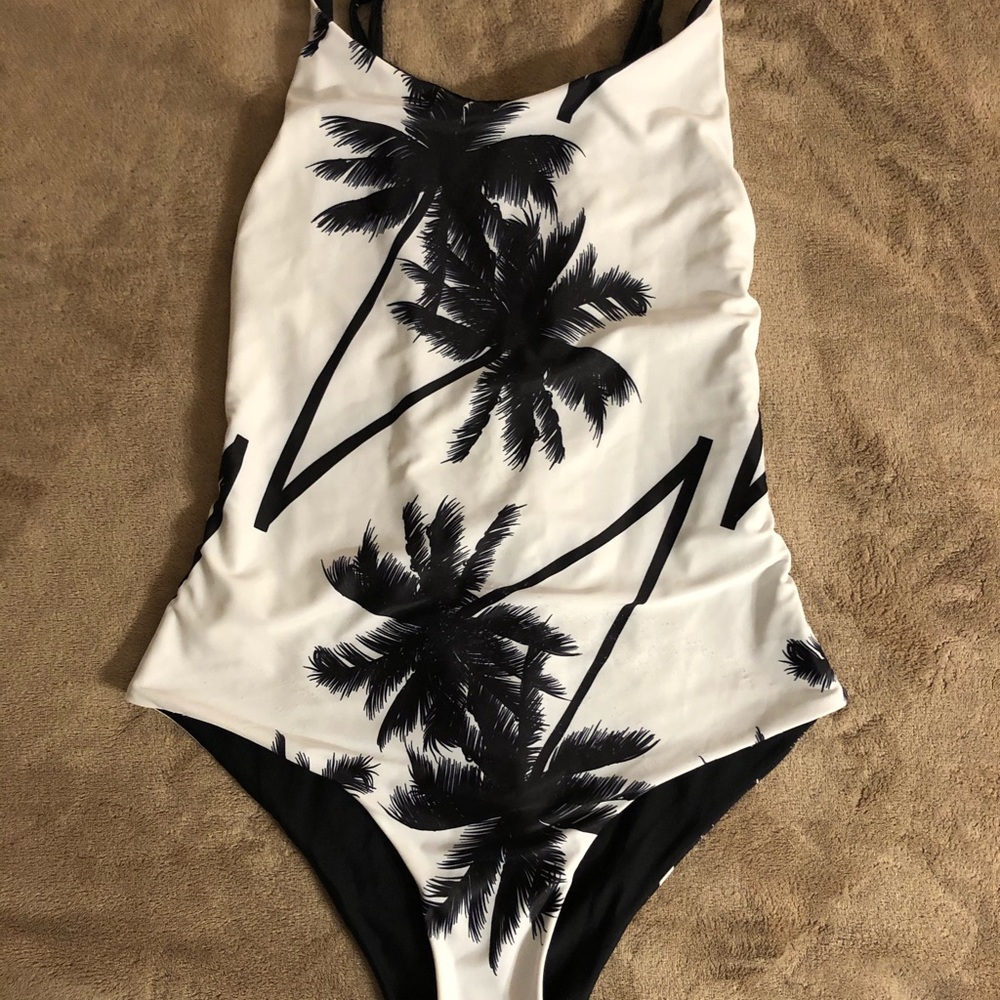 Cupshe One Piece Black & White Reversible Swimsuit